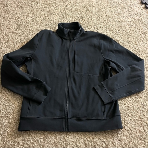 Lululemon men’s jacket - Picture 2 of 9